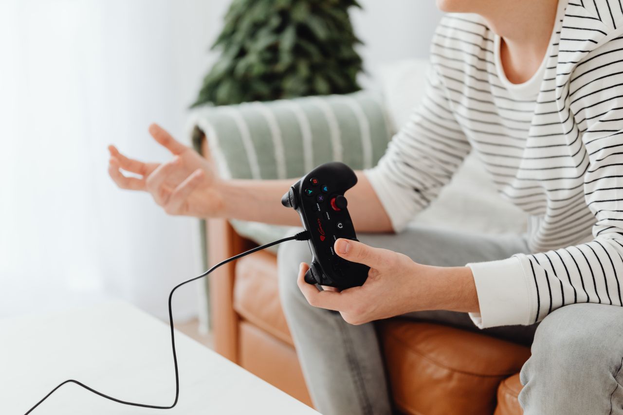 How to Protect Your Kids from Toxic Voice Chat: A Parent’s Guide to Gaming Communication Settings and Safety Tools